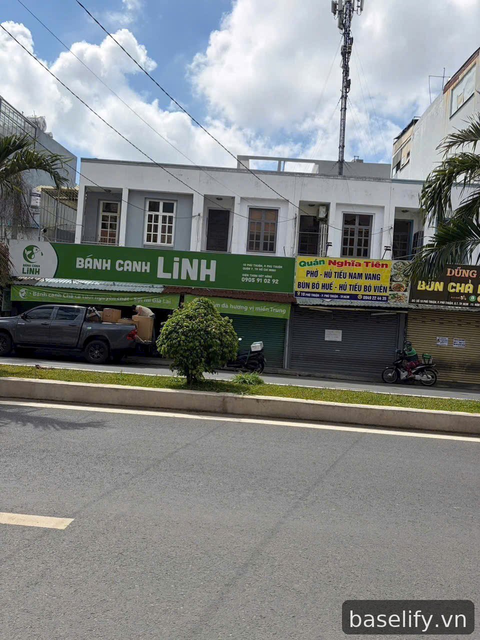 Bán nhà MT đường Phú Thuận , Q7. dt 18x10m 1 lầu . hiện tại xây 4 căn , vị trí vàng KDBB.