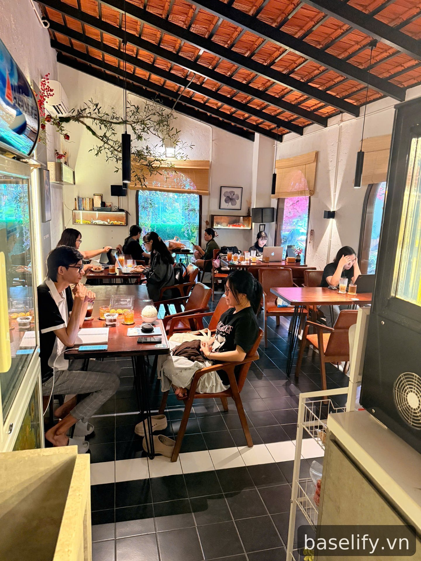 [Sang] Quán Cafe Sân Vườn Quận 7 (8x20m) 450 triệu — ảnh 3
