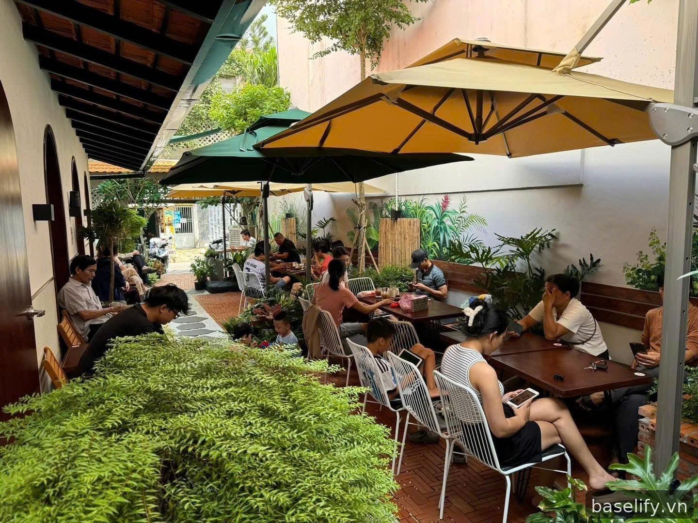 [Sang] Quán Cafe Sân Vườn Quận 7 (8x20m) 450 triệu — ảnh 4