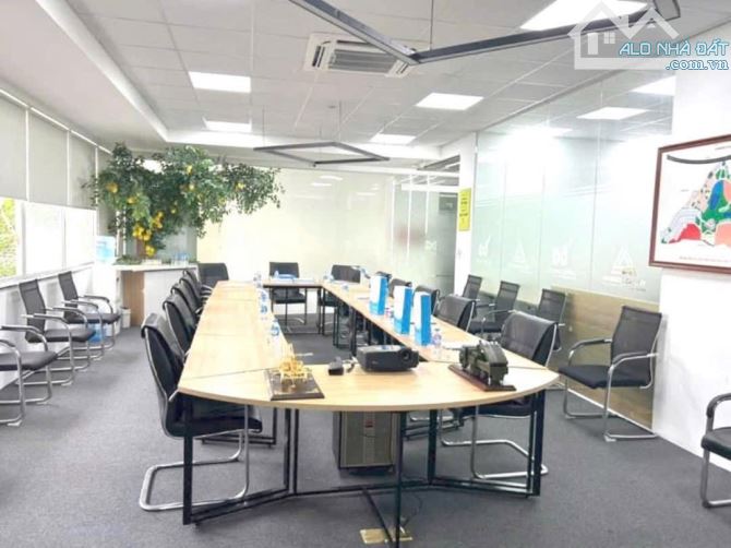 BÁN GẤP NHÀ PHỐ NGUYỄN CHÍ THANH - CẠNH ĐÀI TRUYỀN HÌNH VTV- 11MT SIÊU HIẾM 6 TẦNG 74 Tỷ — ảnh 4