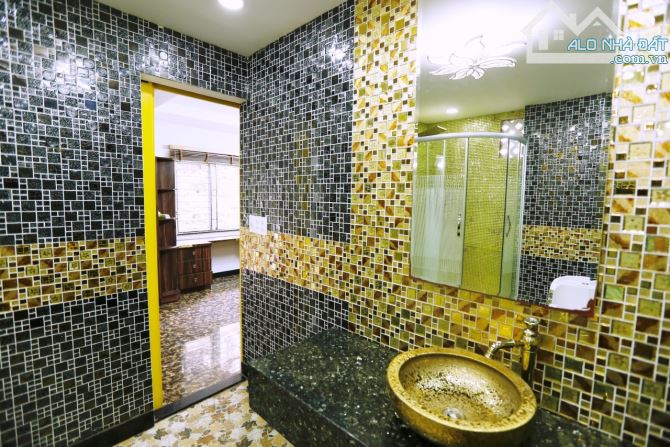 Bán nhà mặt tiền Phan Huy Ích, P15, Tân Bình, DT lớn 10x43m, giá cực tốt 39 tỷ chỉ 120tr/m — ảnh 2