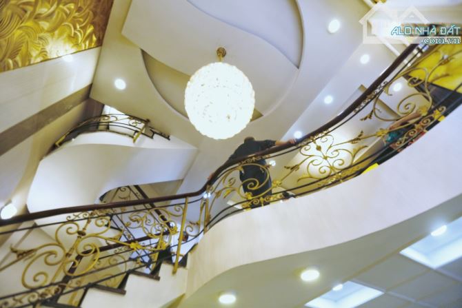 Bán nhà mặt tiền Phan Huy Ích, P15, Tân Bình, DT lớn 10x43m, giá cực tốt 39 tỷ chỉ 120tr/m — ảnh 3