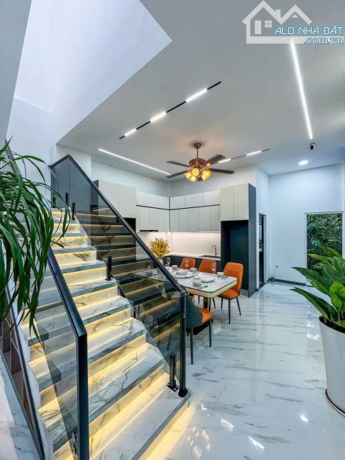 BÁN NHÀ 85M2 ĐƯỜNG PHẠM HÙNG GẦN BẾN XE QUẬN 8 SHR — ảnh 2