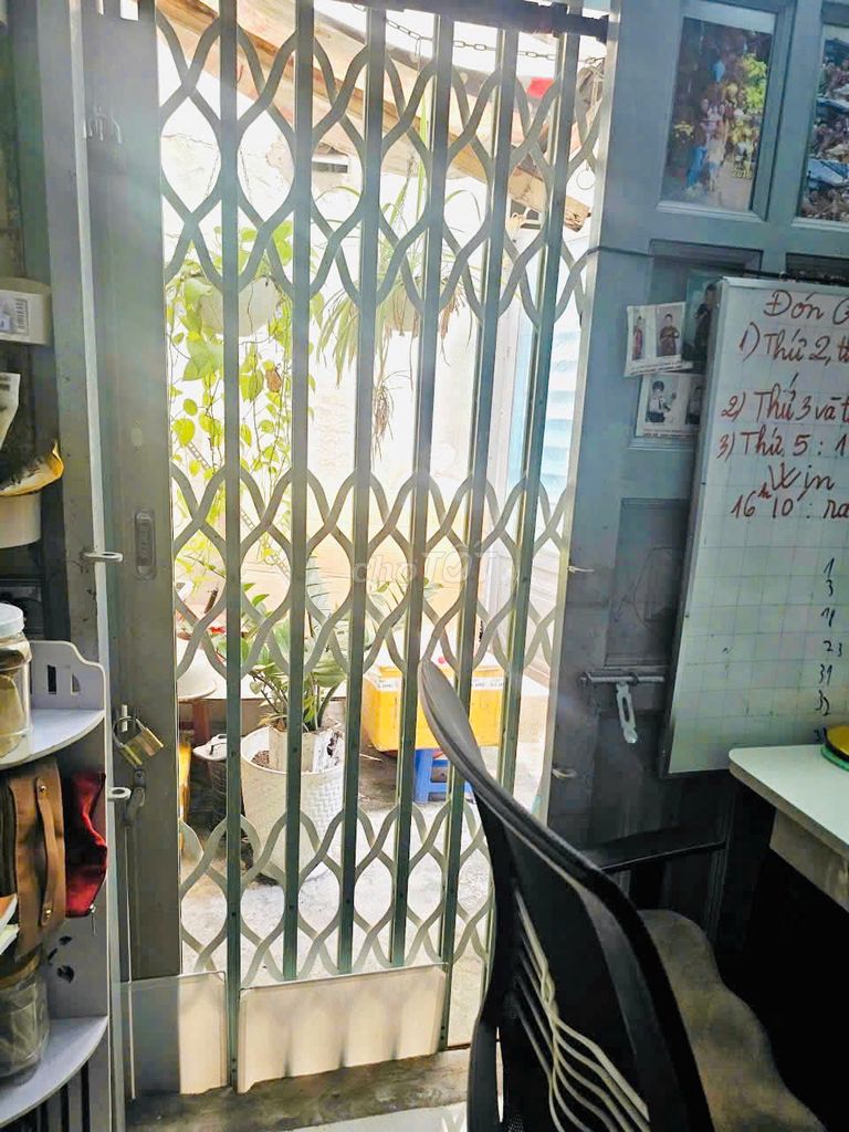Chính chủ bán nhà 2 tầng sử dụng hơn 80m2 - Sát hẻm ô tô Bùi Đình Tuý — ảnh 4