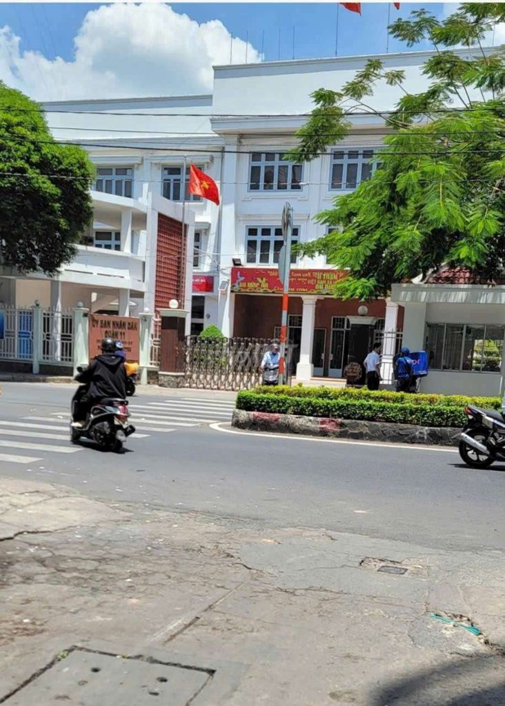 BÁN NHÀ 2 TẦNG - Q11 - GẦN KDL ĐẦM SEN - DTSD 86m2 - HẺM 4m