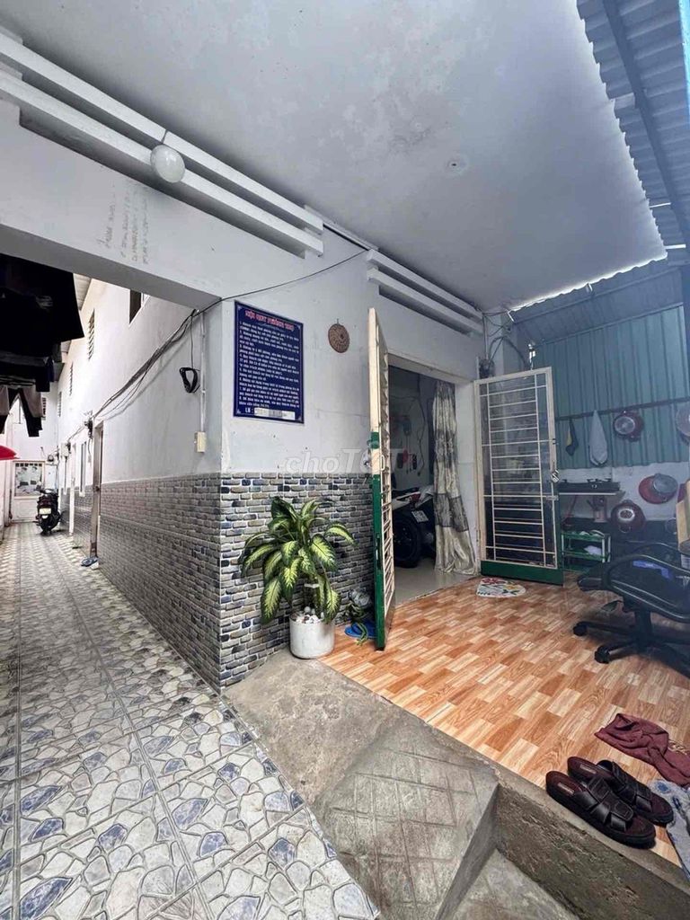 Nhà rộng rãi thiết kế 5 phòng trọ thu nhập ổn định nhà sát quận 7.