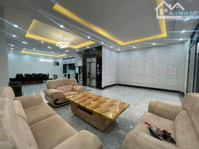 BÁN NHÀ PHỐ NGUYỄN VĂN CỪ LONG BIÊN 30 TỶ DT 135M2 MT 8M 5T THANG MÁY Ô TÔ KINH DOANH GẦN — ảnh 3