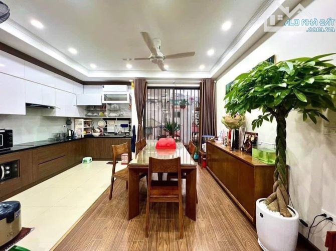 BÁN NHÀ PHỐ HOÀNG QUỐC VIỆT PHÂN LÔ OTO TRÁNH KD SẦM UẤT DT60m2*5T DÂN XÂY Ở LUÔN. 18 TỶ — ảnh 3