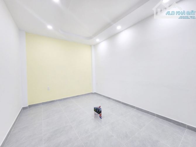 Nhà đẹp CMT8 – 72m², 3 tầng, 5 phòng khép kín – hẻm rộng 6m — ảnh 3