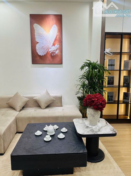 HIẾM NGỌC KHÁNH - BA ĐÌNH, 33m2 *5Tầng, cạnh Vinhomes Gallery, ngõ nông rộng, 30m oto . — ảnh 3