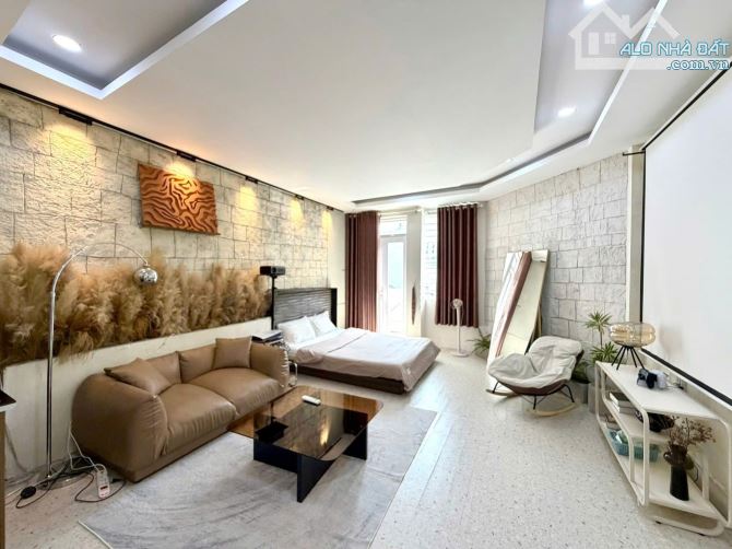 Giảm sâu còn 12,7 Tỷ BÁN Nhà 2 mặt HXH 5m thông Thăng Long,Tân Bình, DT 73m2 nở hậu,3 tầng — ảnh 2