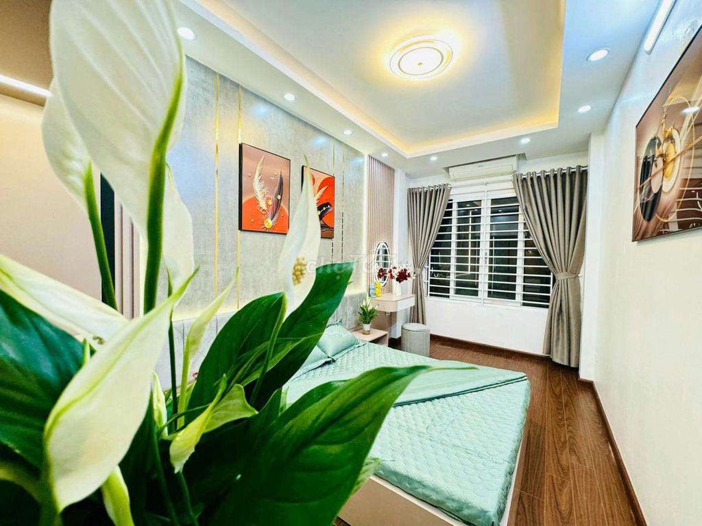 Hoàng Quốc Việt, gần phố, 3 gác đỗ, full đồ, ở luôn — ảnh 3
