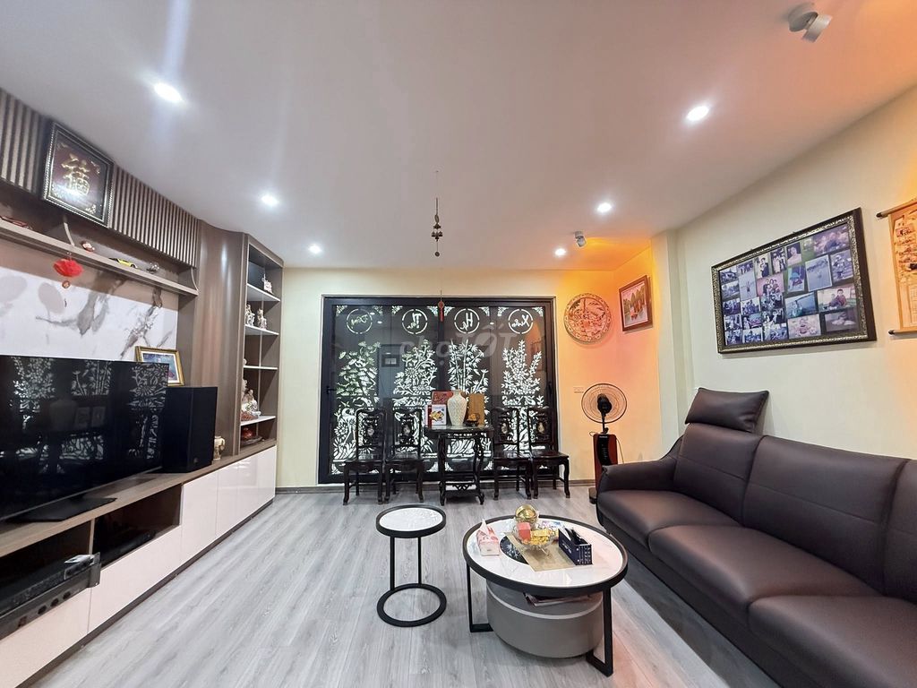 Nhà đẹp - Hồng Tiến - Sát Phố - 7 tần - Thang máy — ảnh 4
