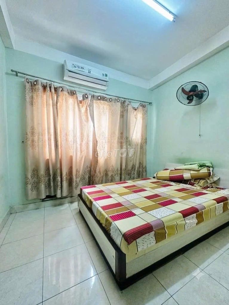 Thông ra Phan Chu Trinh, nhà 4tầng x 48,6m2 - XE HƠI đậu cửa - BÁN GẤP — ảnh 2
