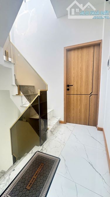 294 Phan Văn Trị Quận Bình Thạnh 63m2 3 lầu st 6 phòng — ảnh 2