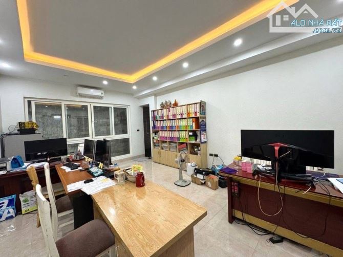CẦN BÁN GẤP NHÀ NGUYỄN VĂN HUYÊN PHÂN LÔ OTO TRÁNH KD SẦM UẤT DT60m2*5T CHỈ 18 TỶ — ảnh 2