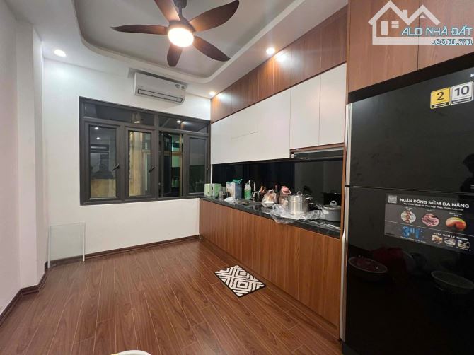 7.35 tỷ 33m2 5 tầng Tạ Quang Bửu Bách Khoa HBT