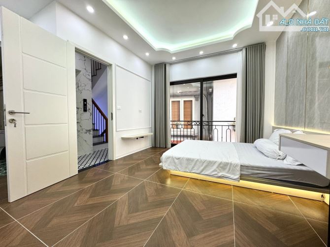 11TỶ. BÁN NHANH NHÀ PHỐ XUÂN THUỶ 38m2*7T THANG MÁY NGÕ THÔNG 10m OTO RA PHỐ — ảnh 3