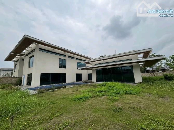 BÁN BIỆT THỰ XÂY THÔ VILLA SÂN GOLF VÂN TRÌ ĐÔNG ANH 180 TỶ DT 1200M2 MT 32M 2T Ô TÔ TRÁN — ảnh 3