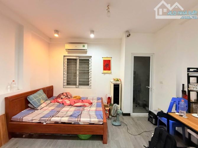 12,5 TỶ BÁN NHÀ CẦU GIẤY PHÂN LÔ VỈA HÈ ĐƯỜNG OTO TRÁNH DỪNG ĐỖ, KHÔNG QH, DT52m2*MT4,5m — ảnh 2