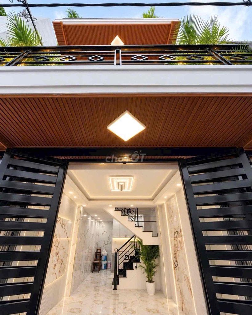 Bán nhà phố 3 tầng vài mét ra mặt tiền Bùi Văn Ba, Quận 7, 30m², giá 4,86 tỷ TL