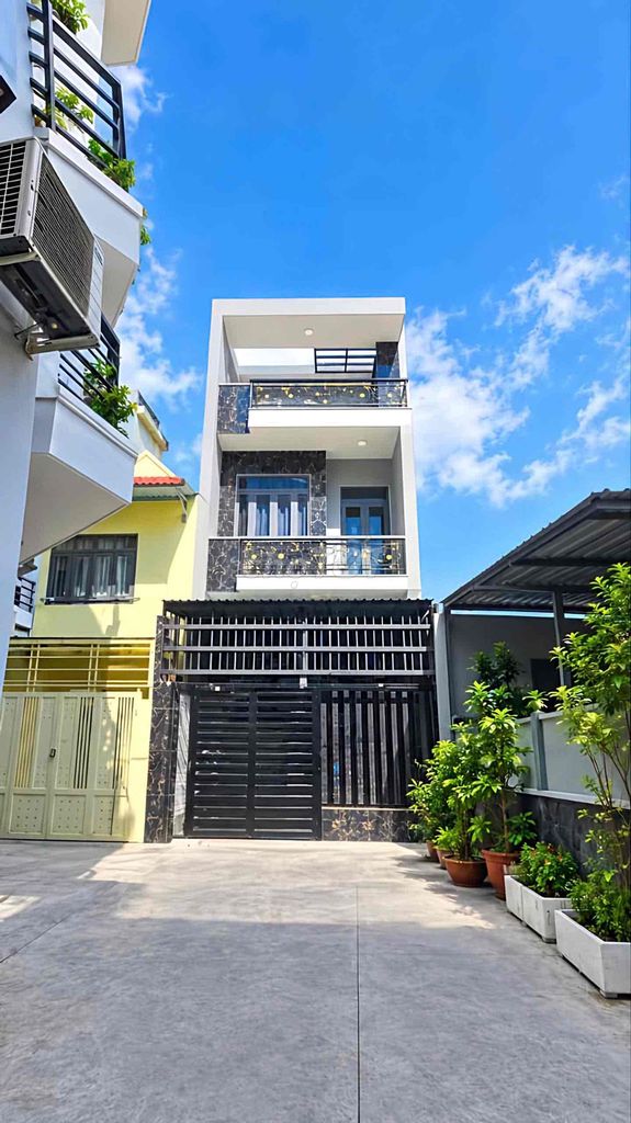 Bán nhà phố 3 tầng, 60 m², Huỳnh Tấn Phát, Phường Phú Thuận, Quận 7, full nội thất, đầy đủ giấy ...