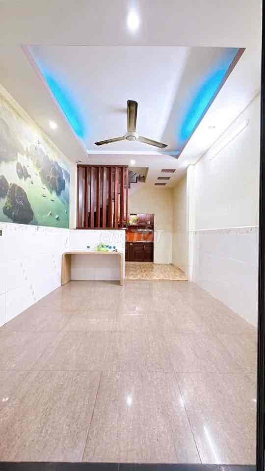 Bán nhà 5 tầng btct khu an ninh và yên tĩnh trên đường tôn đản