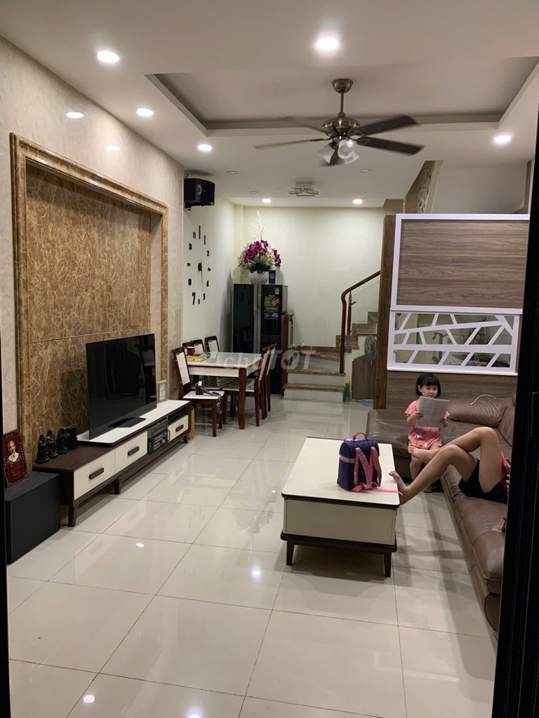 MẶT TIỀN ĐƯỜNG SỐ Q4- 4x11m- 4 TẦNG- HOÀN CÔNG- CHỈ 7 TỶ nhỉnh