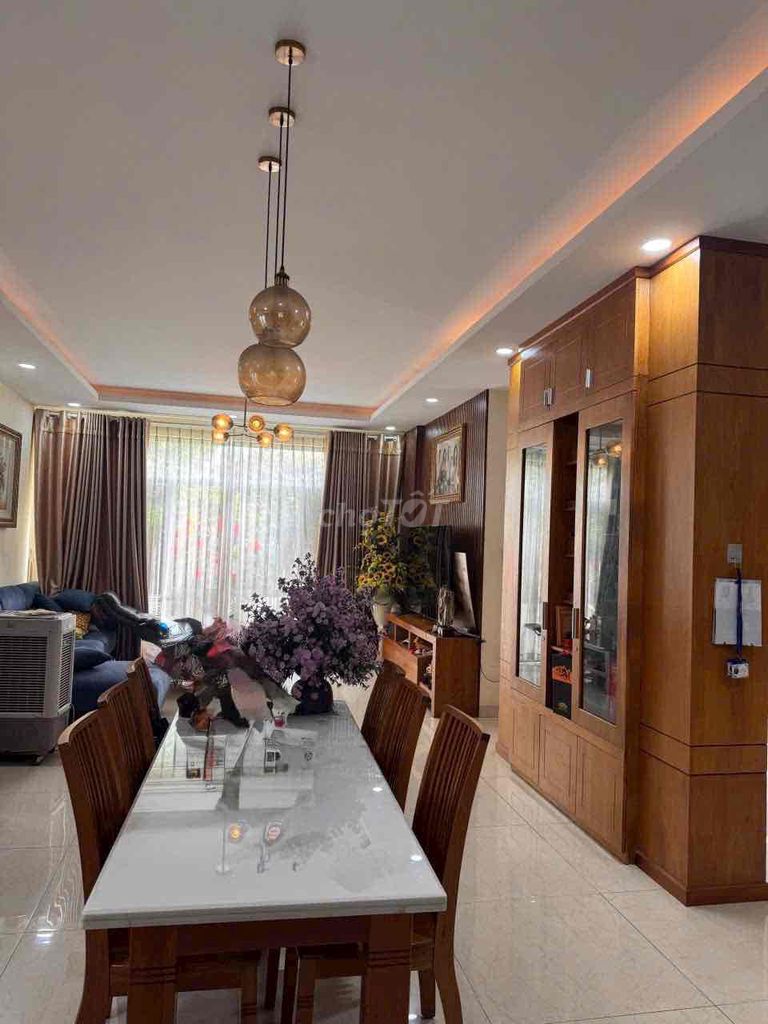 Bán Biệt Thự Đơn Lập Đã Có Sổ Hồng Riêng Ngang 16m Full Nội Thất Đẹp