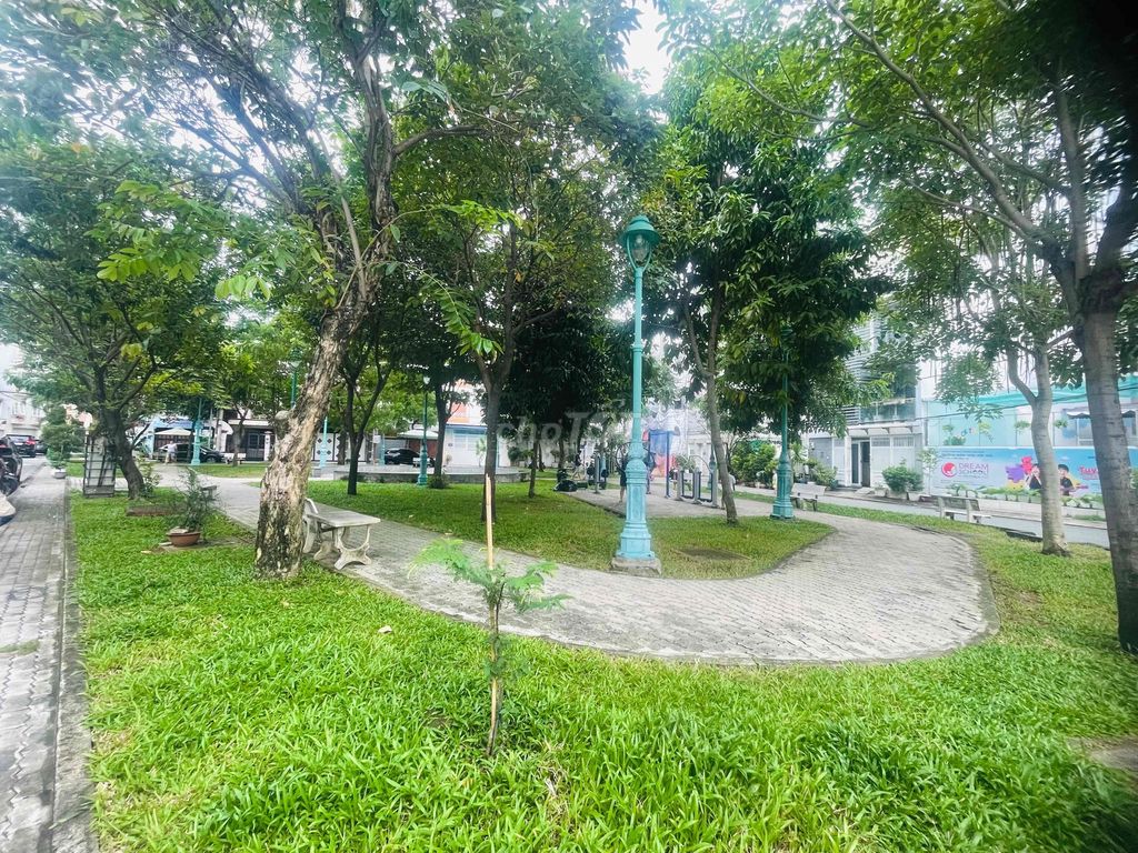 nhà view công viên.giá 1x tỷ ngang 6m,cách lotte mark 500m — ảnh 2